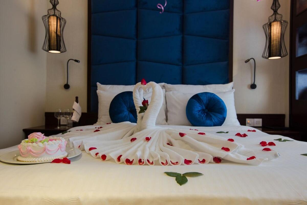 Ambassador Hanoi Hotel & Travel Екстериор снимка