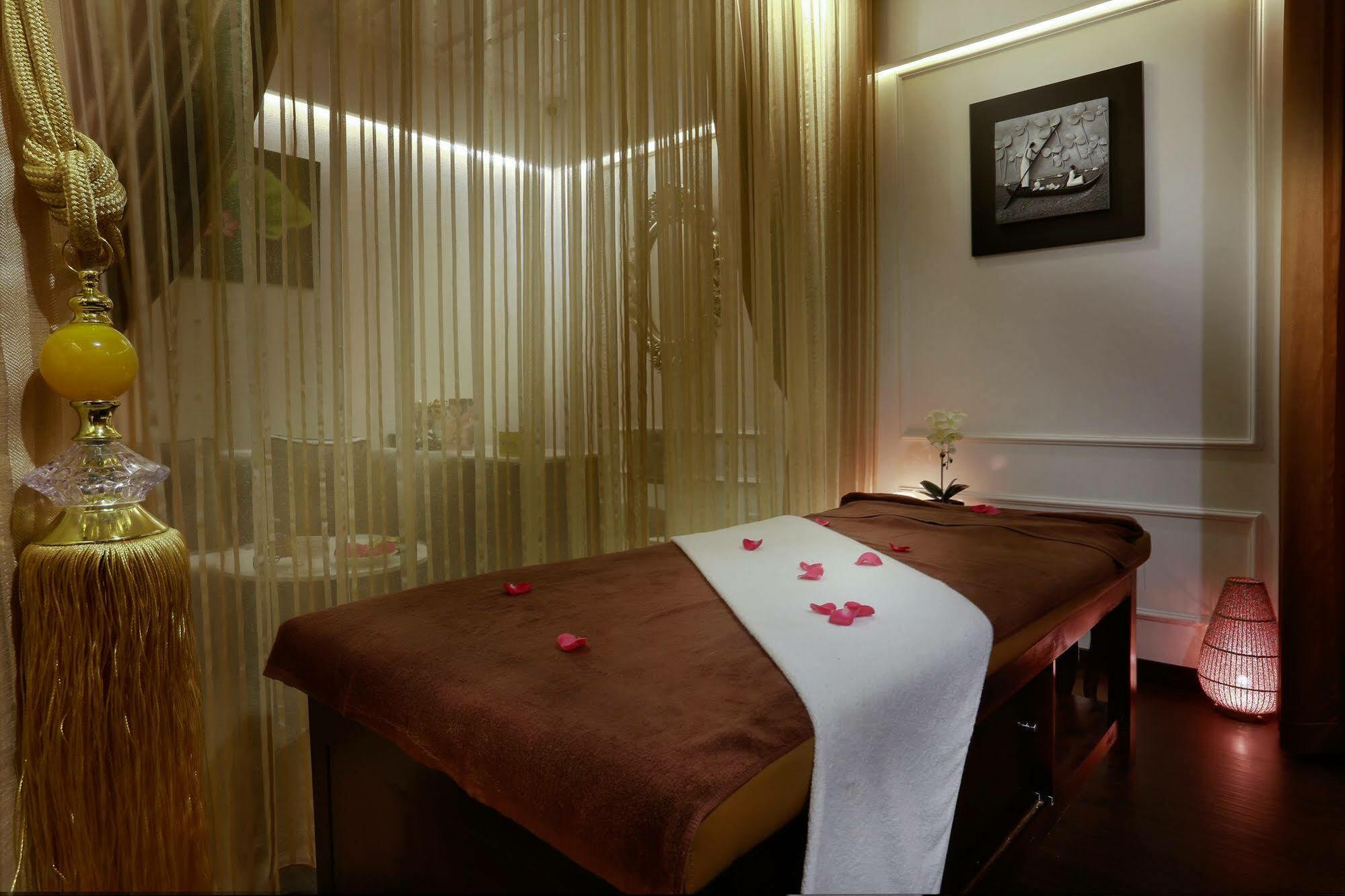 Ambassador Hanoi Hotel & Travel Екстериор снимка